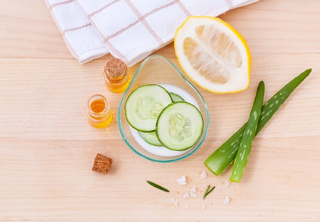 wellhealthorganic.com:winter-skin-care-tips-home-remedies-to-keep-your-skin-moisturised