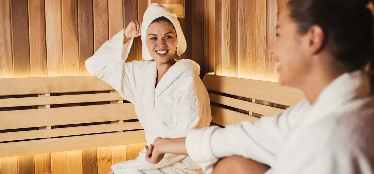 wellhealthorganic.com:difference-between-steam-room-and-sauna-health-benefits-of-steam-room